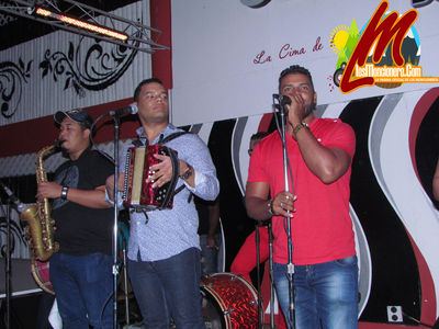 Ke Banda Cerro Bar Moncion 26-7-2015
Palabras clave: Ke Banda;Cerro Bar Moncion;26-7-2015;vitico;musica tipica;losmoncionero.com;cerro bar